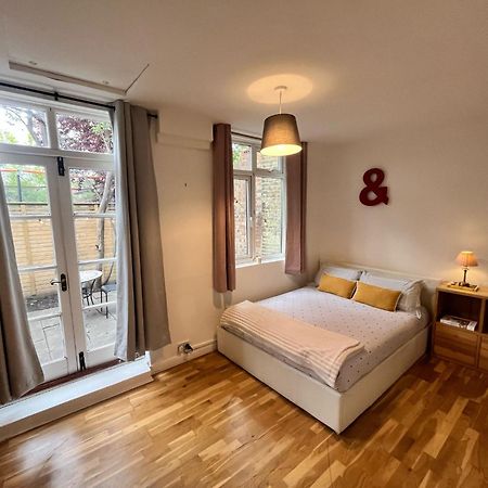 Charming 1-Bedroom Apartment Southfields, London Exterior foto